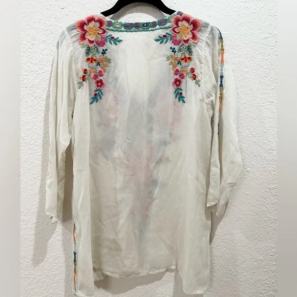 Johnny Was Women's Embroidered Cream Top Tunic - S - Picture 2 of 4